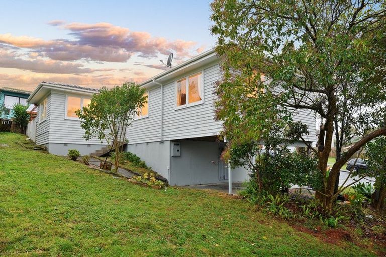 Photo of property in 31 Glenbervie Crescent, Massey, Auckland, 0614