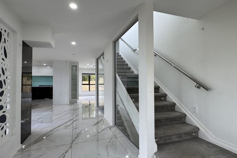 Photo of property in 276a Sturges Road, Henderson, Auckland, 0612