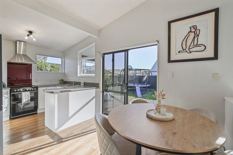 Photo of property in 2 Watson Place, Rangiora, 7400