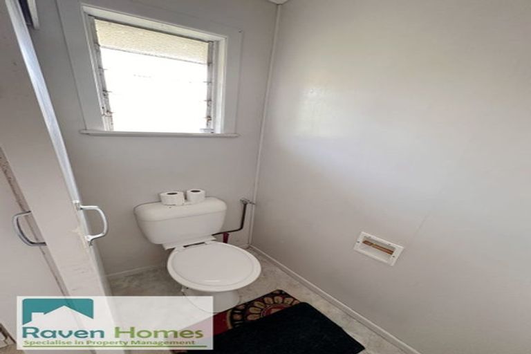 Photo of property in 2/123 Hutchinson Avenue, New Lynn, Auckland, 0600
