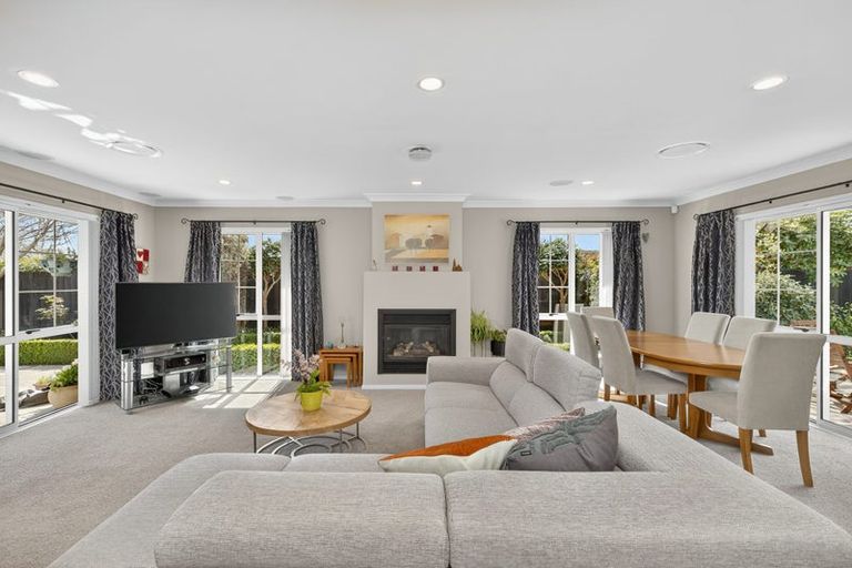 Photo of property in 8 Avon Gate, Russley, Christchurch, 8042