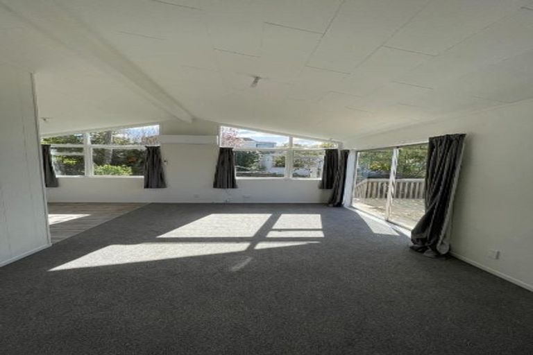 Photo of property in 110 Roberts Road, Te Atatu South, Auckland, 0610