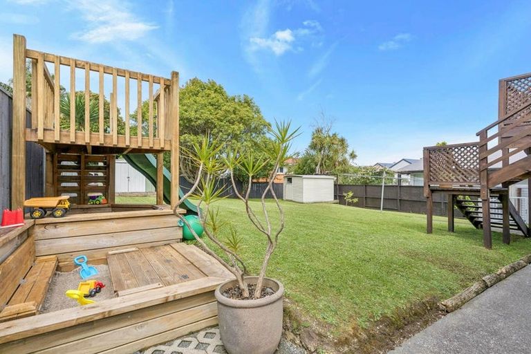 Photo of property in 95 Hillcrest Avenue, Hillcrest, Auckland, 0627