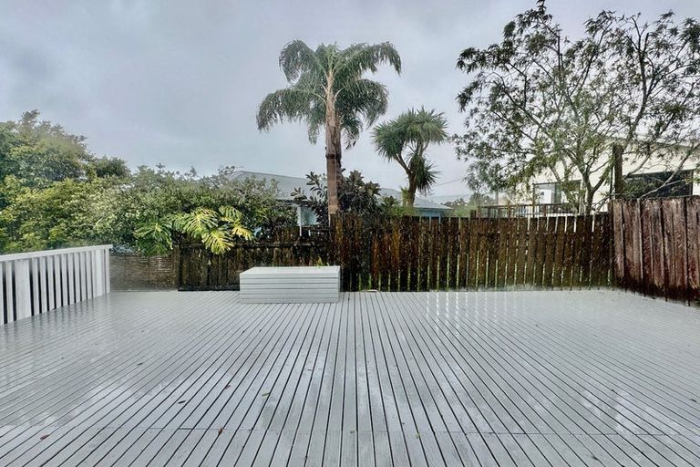 Photo of property in 61 Waimumu Road, Massey, Auckland, 0614