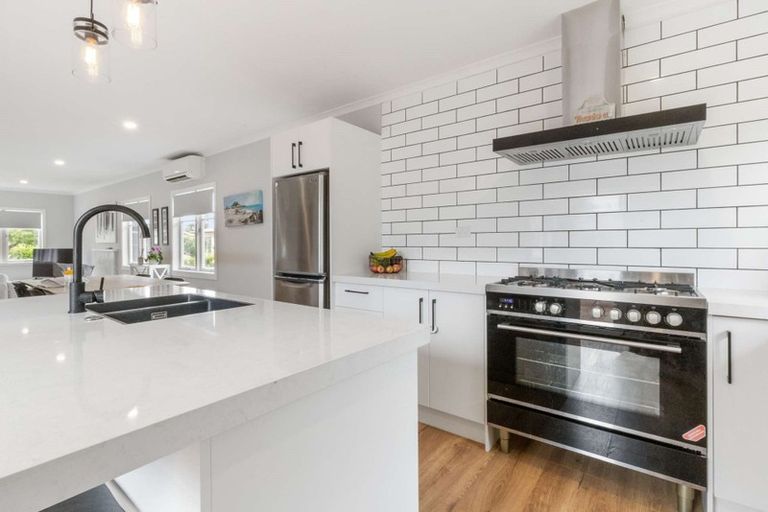 Photo of property in 11 Heather Place, Melville, Hamilton, 3206