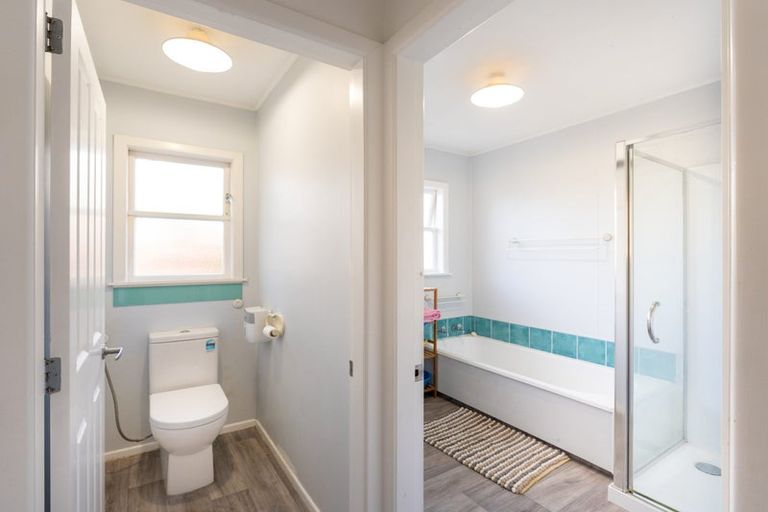 Photo of property in 63 Bassett Road, Johnsonville, Wellington, 6037