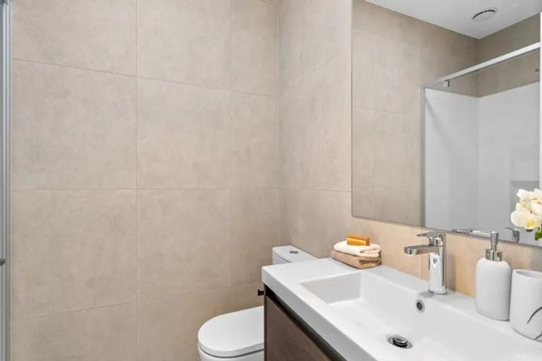 Photo of property in 16 Hema Road, Hobsonville, 0616