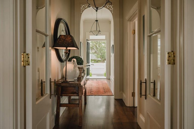 Photo of property in 31 Richmond Avenue, Northcote Point, Auckland, 0627