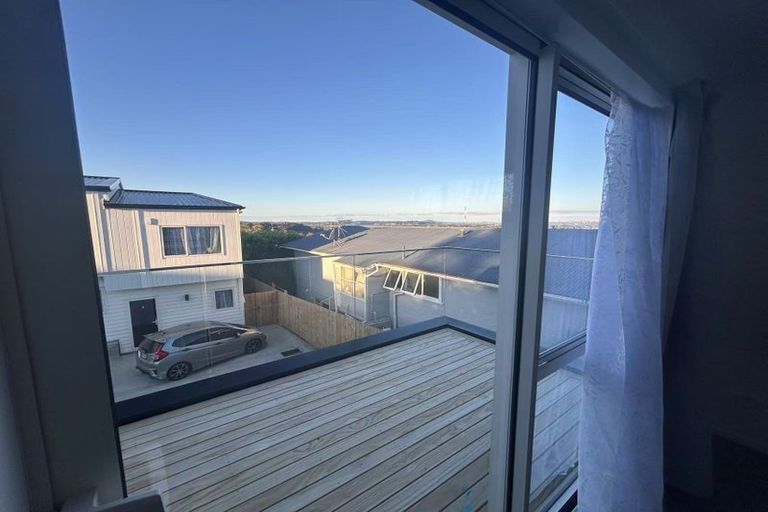 Photo of property in 1d Keegan Drive, Massey, Auckland, 0614