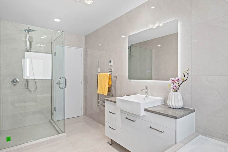 Photo of property in 8 Crossgar Road, Flat Bush, 2019