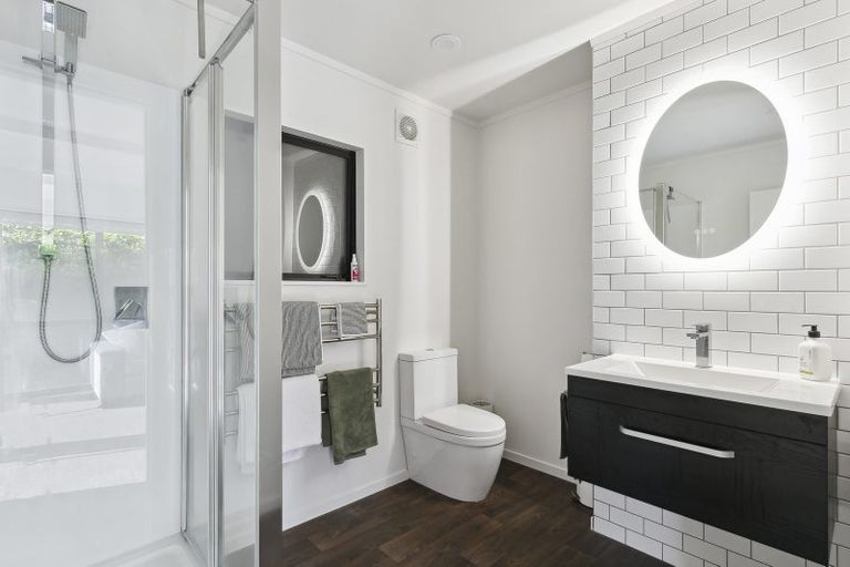 Photo of property in 8 Countess Close, Maupuia, Wellington, 6022