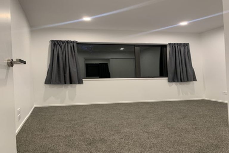 Photo of property in 4/58 Kemp Road, Massey, Auckland, 0614