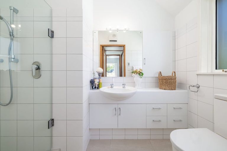 Photo of property in 43 Mcdougall Avenue, St Albans, Christchurch, 8014