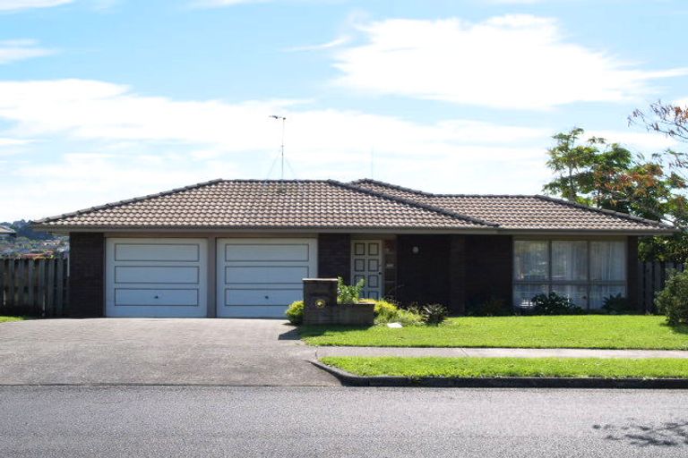 Photo of property in 1/15 Summermist Drive, Northpark, Auckland, 2013