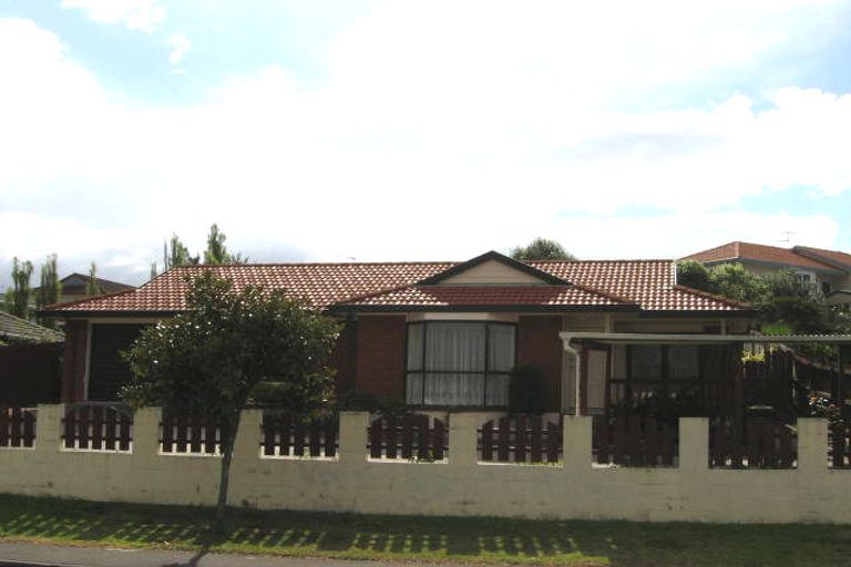 Photo of property in 63 Harmel Road, Glendene, Auckland, 0602