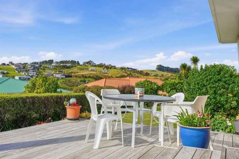 Photo of property in 10 Cable Bay Block Road, Cable Bay, 0420