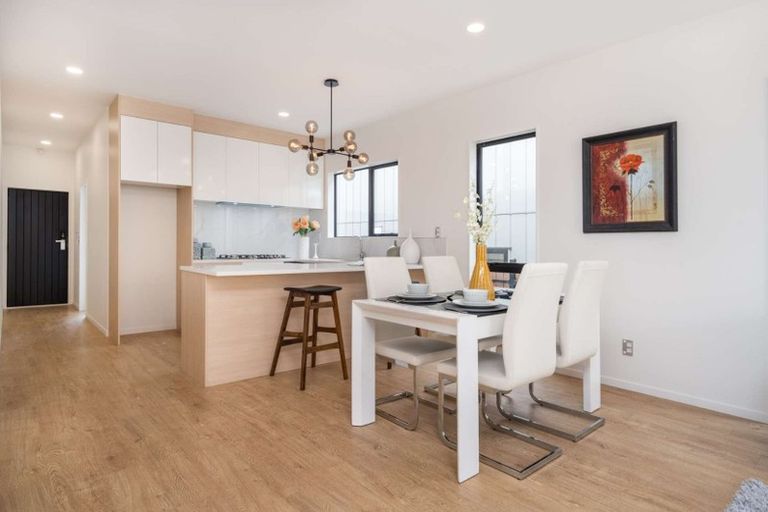 Photo of property in 7b Frontier Lane, Flat Bush, Auckland, 2019