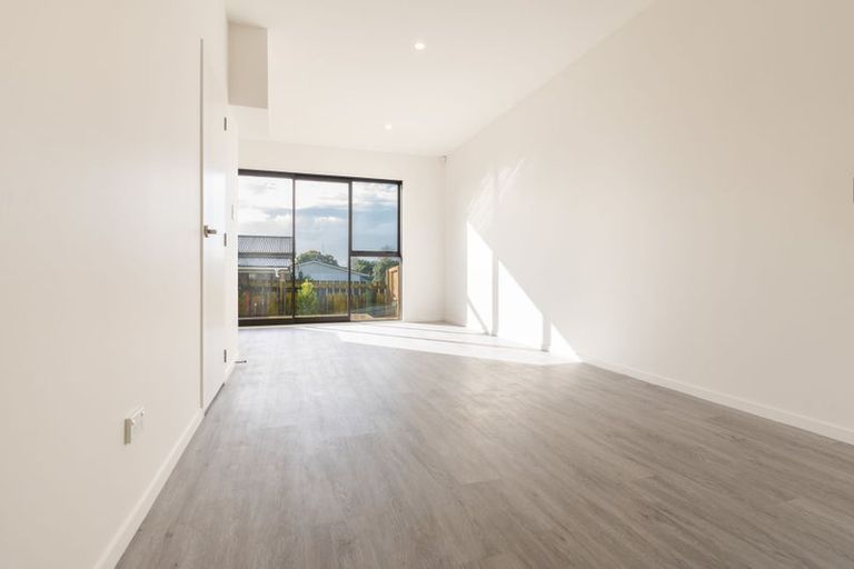 Photo of property in 87 Palmers Road, Clendon Park, Auckland, 2103
