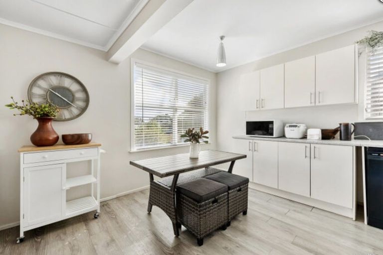 Photo of property in 265 Hepburn Road, Glendene, Auckland, 0602