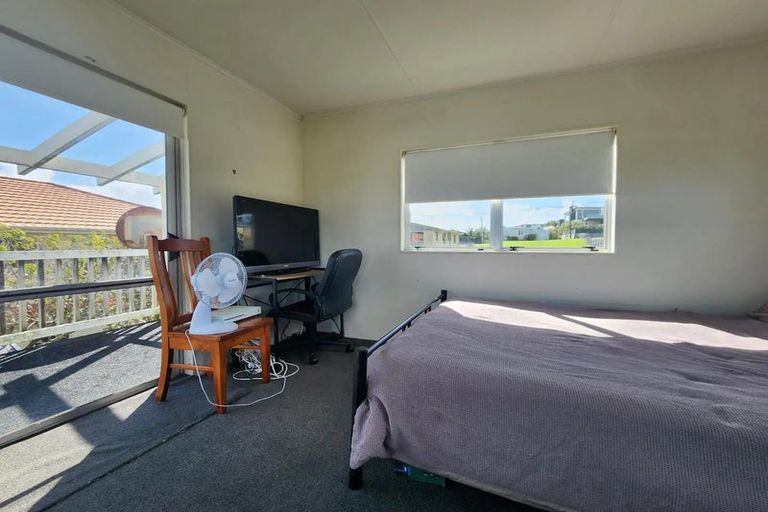 Photo of property in 12 Pitcairn Street, Oakura, 4314