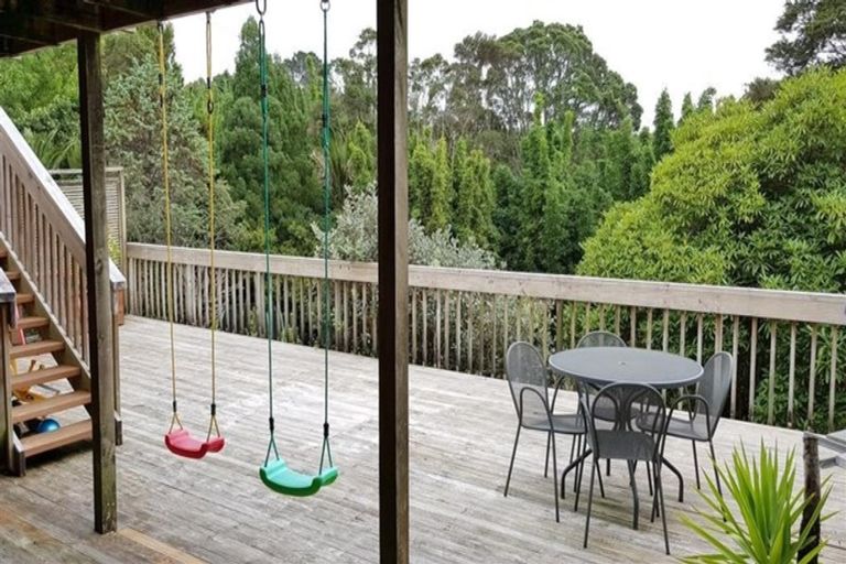 Photo of property in 193a Godley Road, Titirangi, Auckland, 0604