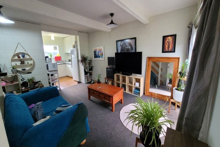 Photo of property in 14a Waiwera Crescent, Maupuia, Wellington, 6022