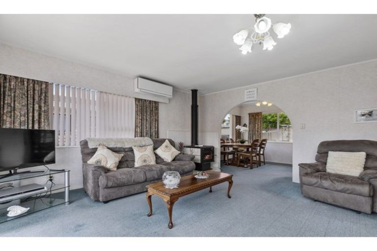 Photo of property in 23a Nukumea Common, Orewa, 0931