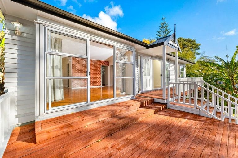 Photo of property in 34 Kingdale Road, Henderson, Auckland, 0610