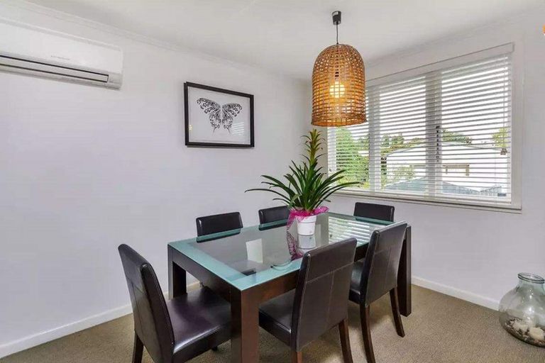 Photo of property in 20 Crosby Road, West Harbour, Auckland, 0618