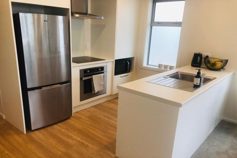 Photo of property in 27 Barber Grove, Moera, Lower Hutt, 5010