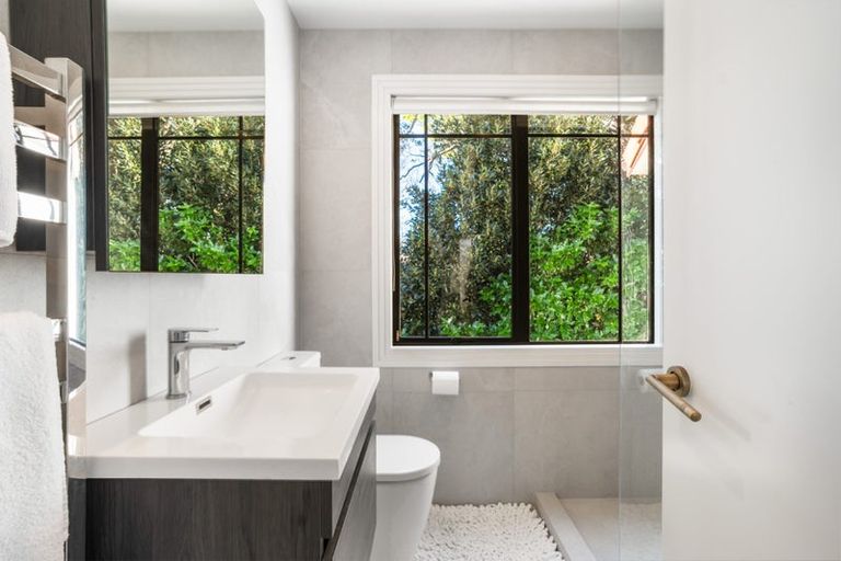 Photo of property in 3/76 Shakespeare Road, Milford, Auckland, 0620