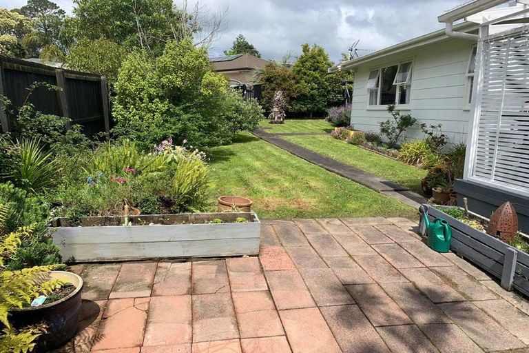 Photo of property in 11 Dellwood Avenue, Henderson, Auckland, 0612