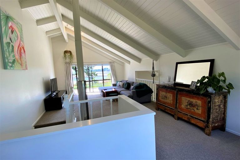 Photo of property in 5 Godwit Place, Waiuku, 2123