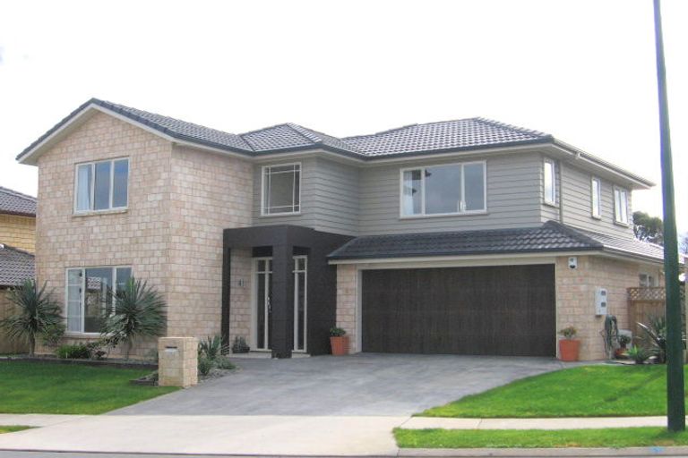 Photo of property in 42 Coachman Drive, Flat Bush, Auckland, 2016