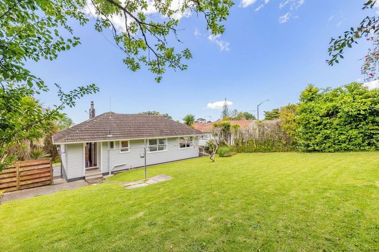 Photo of property in 37 Rosalind Road, Glenfield, Auckland, 0629