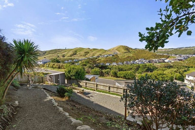 Photo of property in 60 Mauldeth Terrace, Churton Park, Wellington, 6037