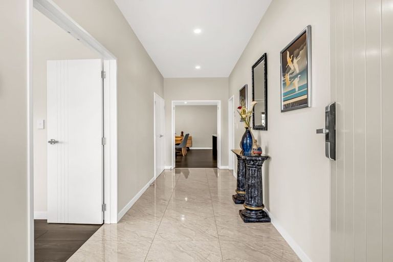 Photo of property in 21 Jeroboam Loop, Kumeu, 0810
