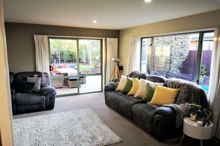 Photo of property in 1 Kohi Drive, Parklands, Christchurch, 8083