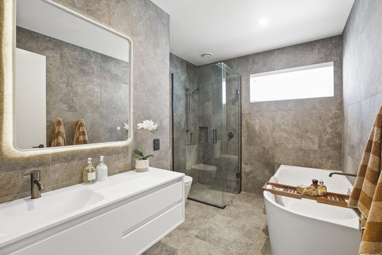 Photo of property in Mangorei Road, Strandon, New Plymouth, 4312