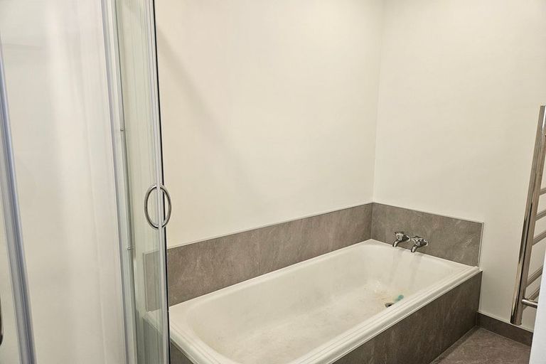 Photo of property in 10 Lansdowne Crescent, Lansdowne, Masterton, 5810