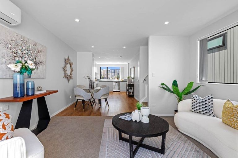 Photo of property in 10 Hinonga Loop, Silverdale, 0932