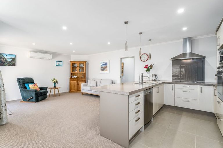 Photo of property in 19 Tongariro Drive, Aotea, Porirua, 5024