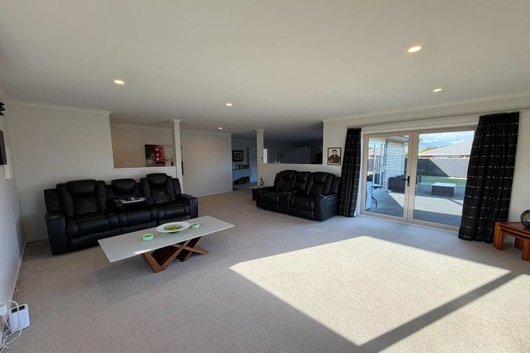 Photo of property in 40 Sunstone Crescent, Brown Owl, Upper Hutt, 5018