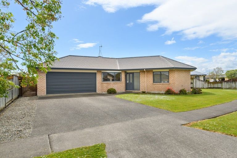 Photo of property in 5 Daniel Place, Kelvin Grove, Palmerston North, 4414