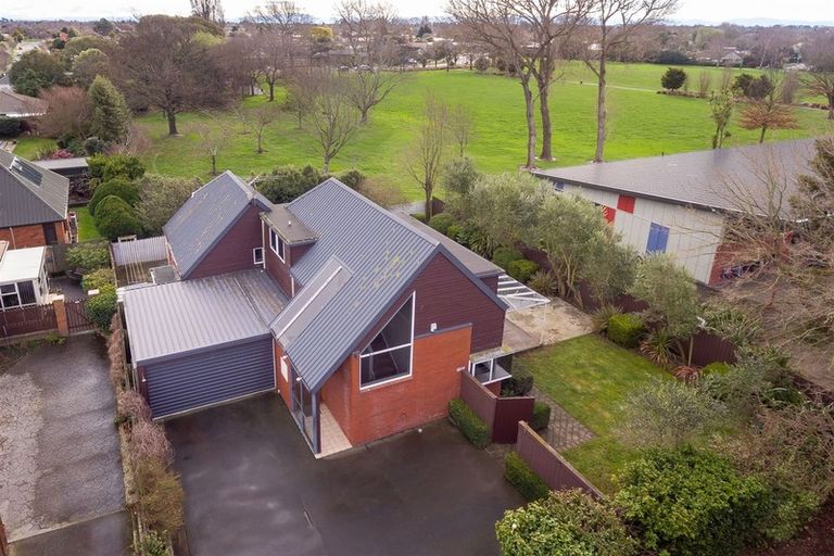 Photo of property in 5/37 Avonhead Road, Avonhead, Christchurch, 8042