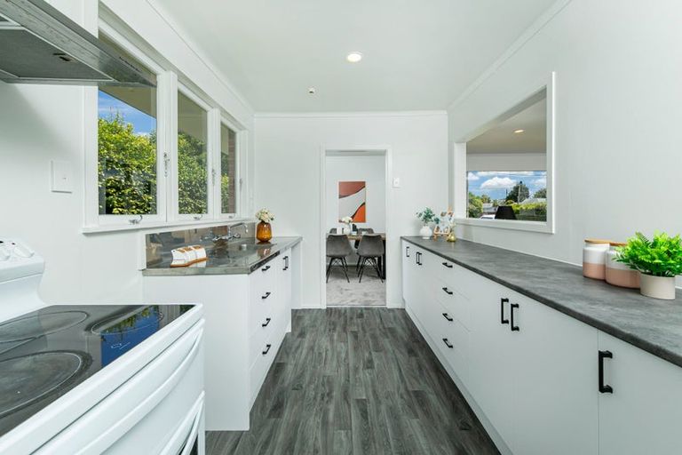 Photo of property in 8 Abel Tasman Avenue, Henderson, Auckland, 0610