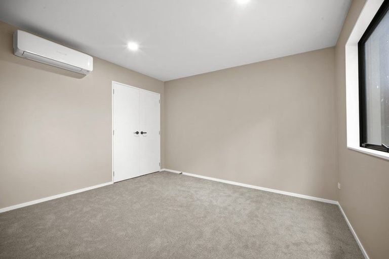 Photo of property in 25d Lavery Place, Sunnynook, Auckland, 0632