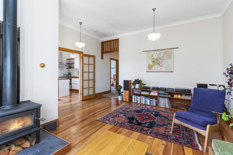 Photo of property in 19 Kopiko Way, Brooklyn, Wellington, 6021