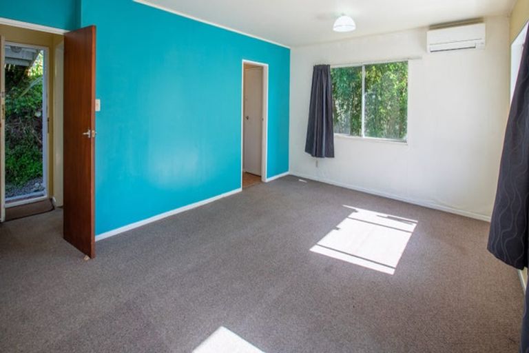 Photo of property in 12 Fairburn Grove, Johnsonville, Wellington, 6037