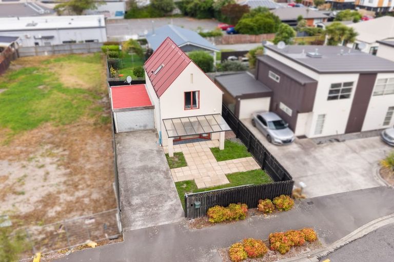 Photo of property in 100 Grafton Street, Waltham, Christchurch, 8011